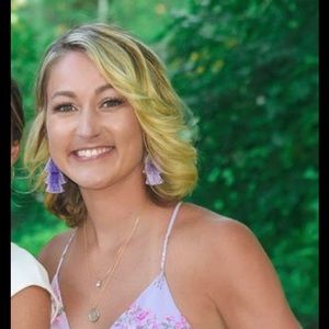 Meet your Posher, Alyssa